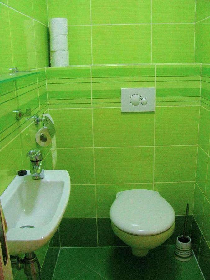 Spa Apartment Raisova カルロヴィ・ヴァリ エクステリア 写真